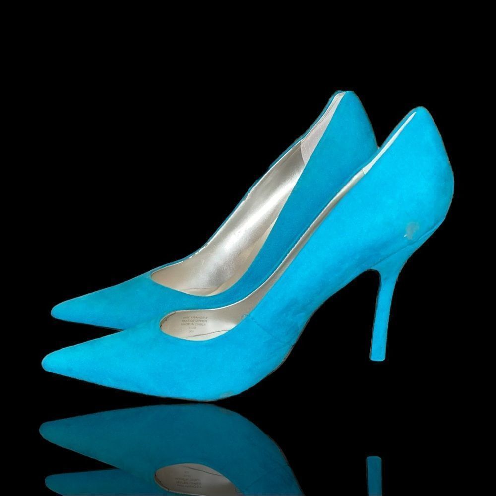 NWOT Guess suede stiletto heels